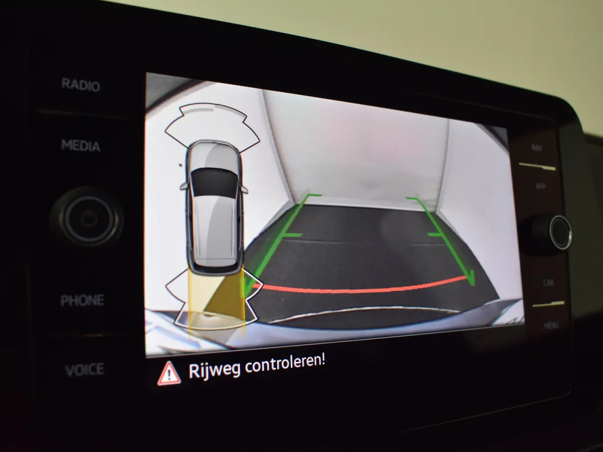 Life Edition | 'App-Connect' draadloze smartphone integratie | Achterlichten LED | Afstandscontrolesysteem (Front Assist)