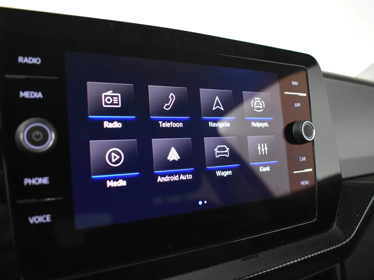 Life Edition | 'App-Connect' draadloze smartphone integratie | Achterlichten LED | Afstandscontrolesysteem (Front Assist)