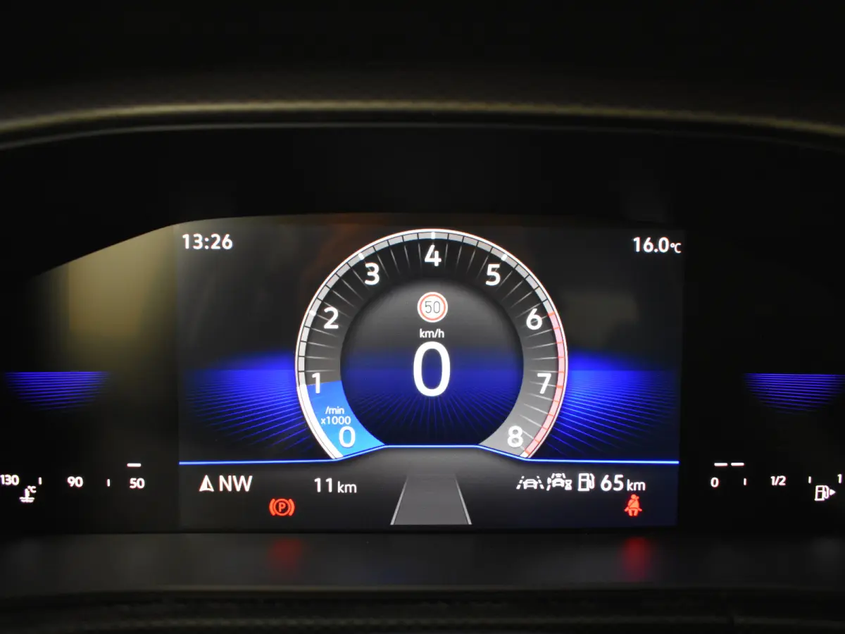 Life Edition | 'App-Connect' draadloze smartphone integratie | Achterlichten LED | Afstandscontrolesysteem (Front Assist)
