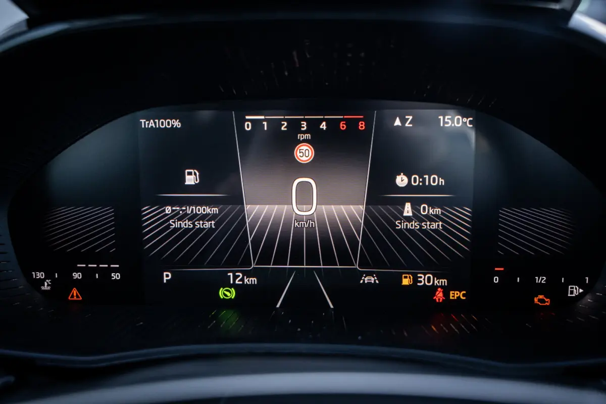 Monte Carlo | Achteruitrijcamera | Cruise control met speedlimiter | Driver Activity Assistant, vermoeidheid waarschuwingssysteem