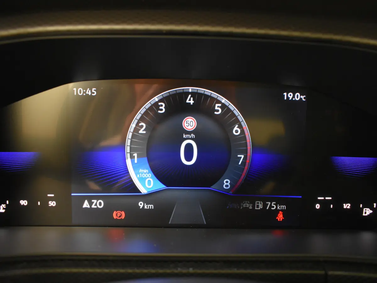 Life Edition | 'App-Connect' draadloze smartphone integratie | Achterlichten LED | Afstandscontrolesysteem (Front Assist)