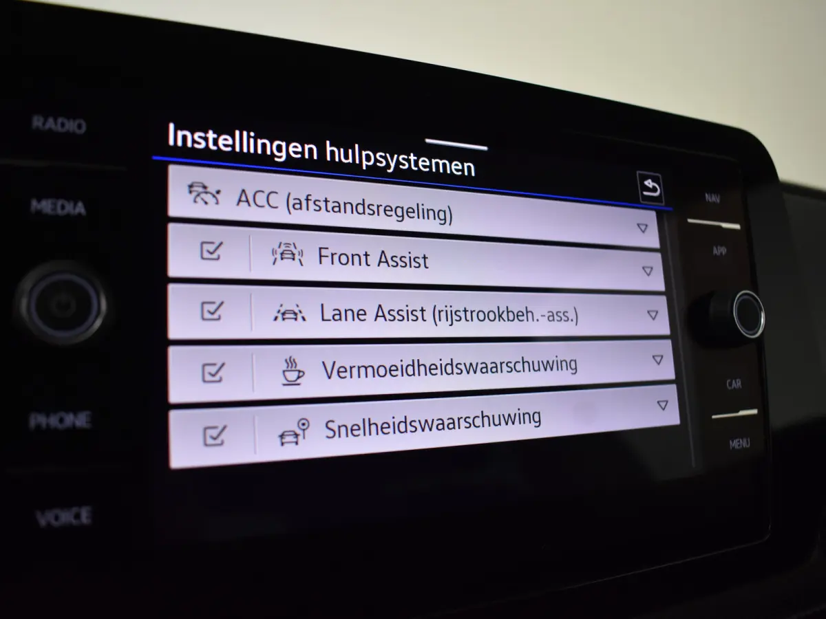 Life Edition | 'App-Connect' draadloze smartphone integratie | Achterlichten LED | Afstandscontrolesysteem (Front Assist)