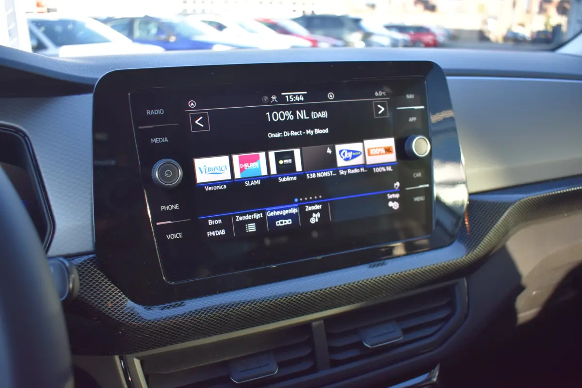Life Edition | 'App-Connect' draadloze smartphone integratie | Achterlichten LED | Afstandscontrolesysteem (Front Assist)