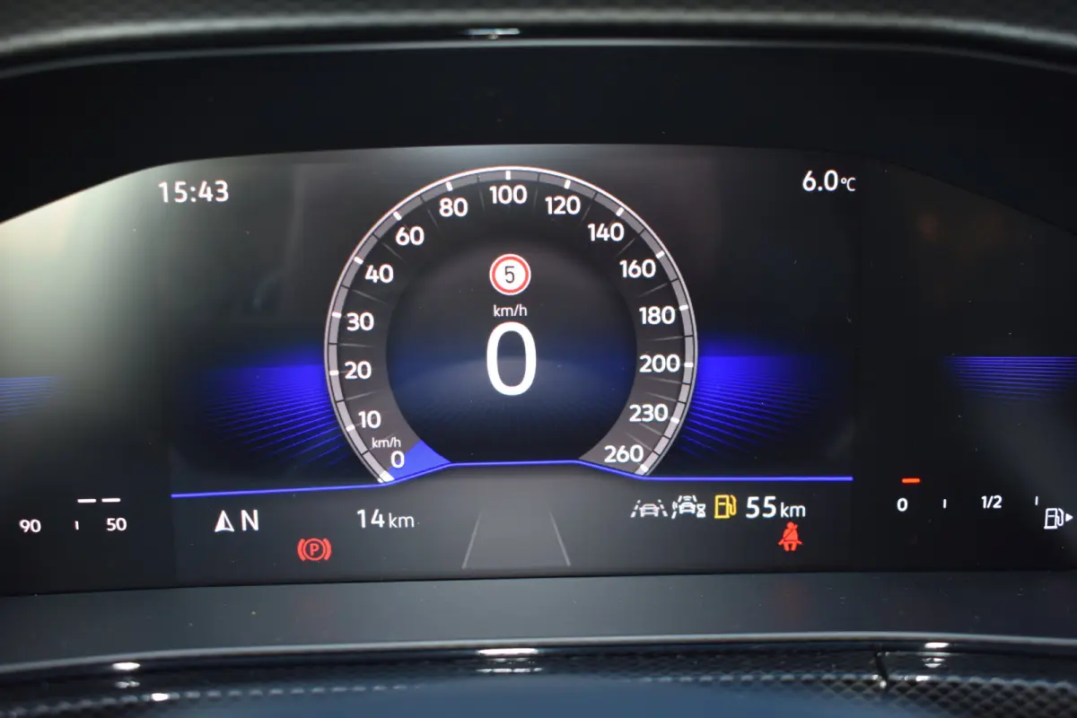 Life Edition | 'App-Connect' draadloze smartphone integratie | Achterlichten LED | Afstandscontrolesysteem (Front Assist)