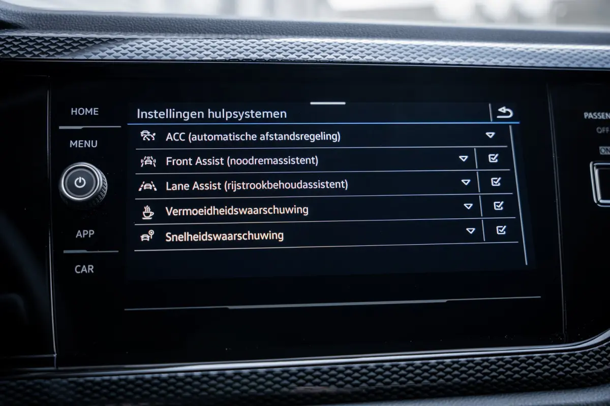 Life Edition | 'App-Connect' smartphone integratie | 'We Connect Plus' (abonnement 12 maanden) | Achterlichten LED