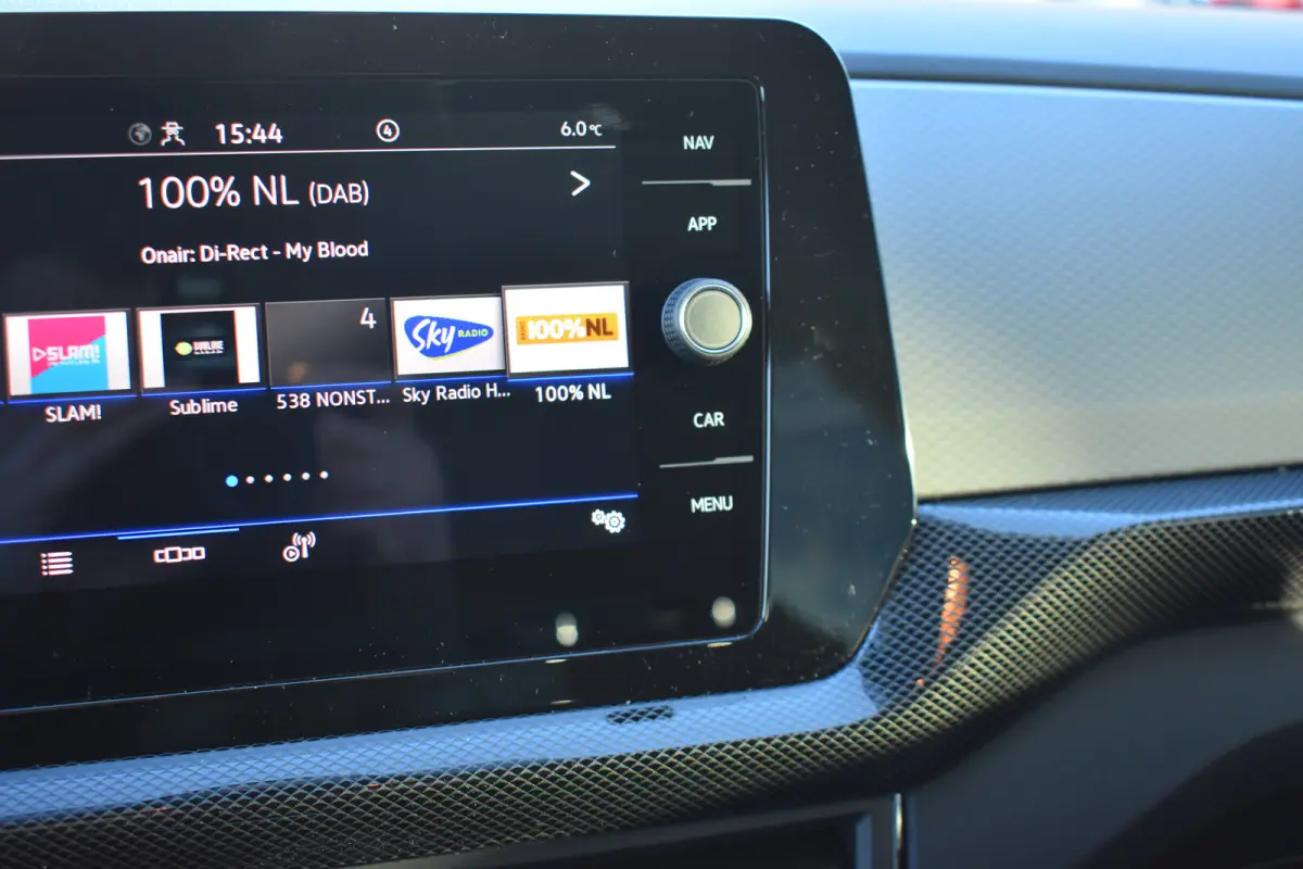 Life Edition | 'App-Connect' draadloze smartphone integratie | Achterlichten LED | Afstandscontrolesysteem (Front Assist)