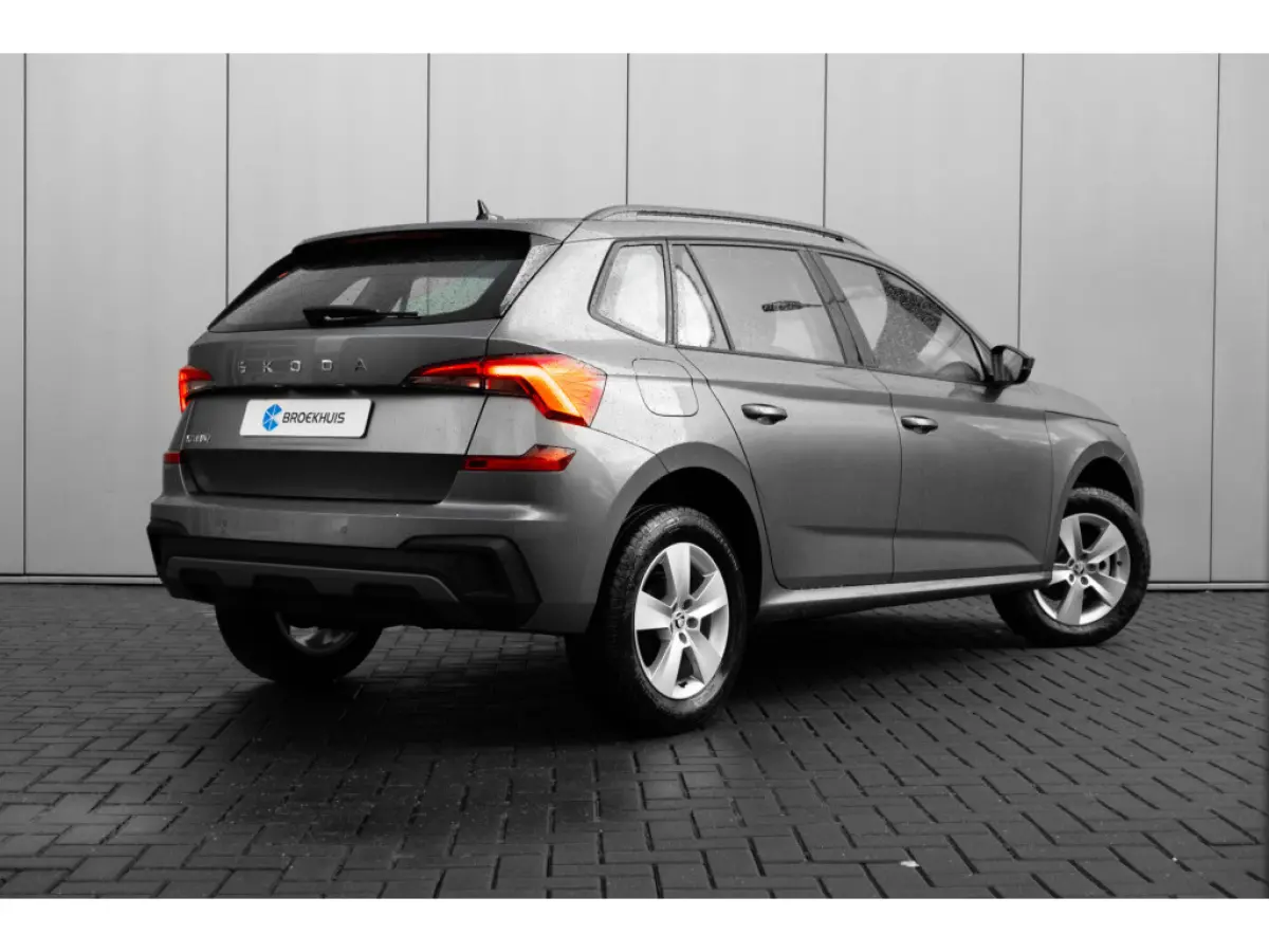 Selection | Cruise control met speedlimiter | Driver Activity Assistant, vermoeidheid waarschuwingssysteem | Front Assist, proactief remsysteem