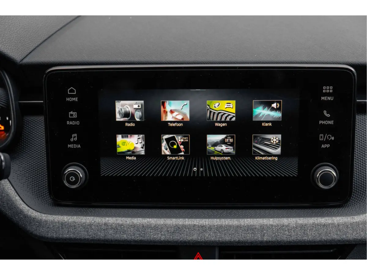 Selection | Cruise control met speedlimiter | Driver Activity Assistant, vermoeidheid waarschuwingssysteem | Front Assist, proactief remsysteem