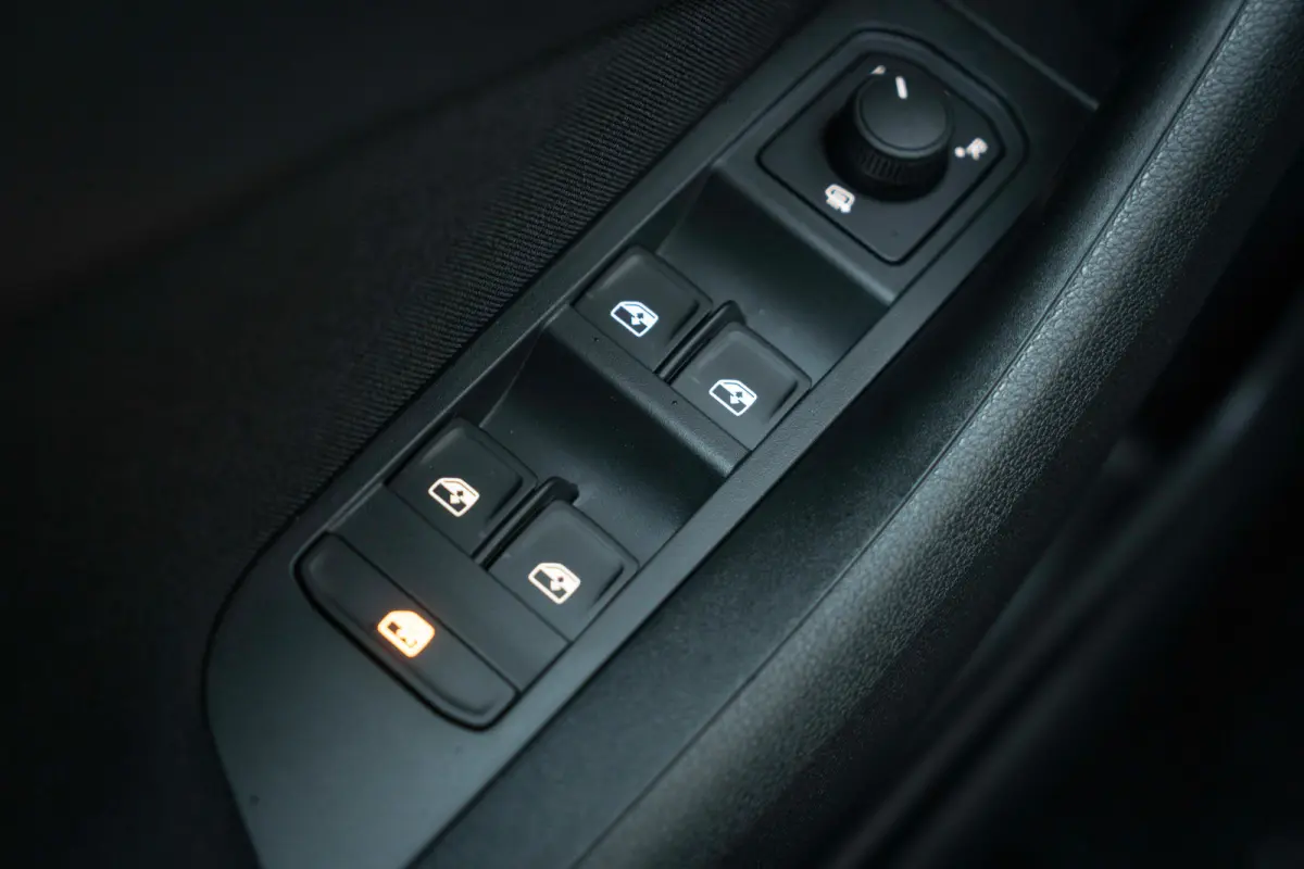 Selection | Cruise control met speedlimiter | Driver Activity Assistant, vermoeidheid waarschuwingssysteem | Front Assist, proactief remsysteem