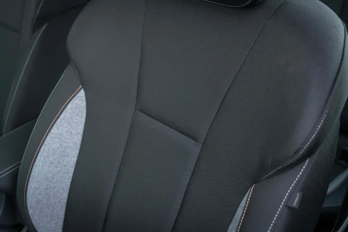 Selection | Cruise control met speedlimiter | Driver Activity Assistant, vermoeidheid waarschuwingssysteem | Front Assist, proactief remsysteem
