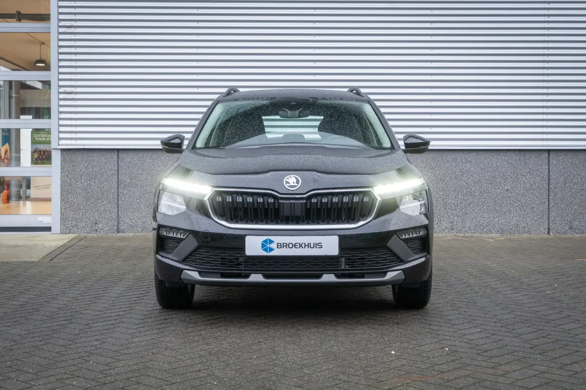 Selection | Cruise control met speedlimiter | Driver Activity Assistant, vermoeidheid waarschuwingssysteem | Front Assist, proactief remsysteem