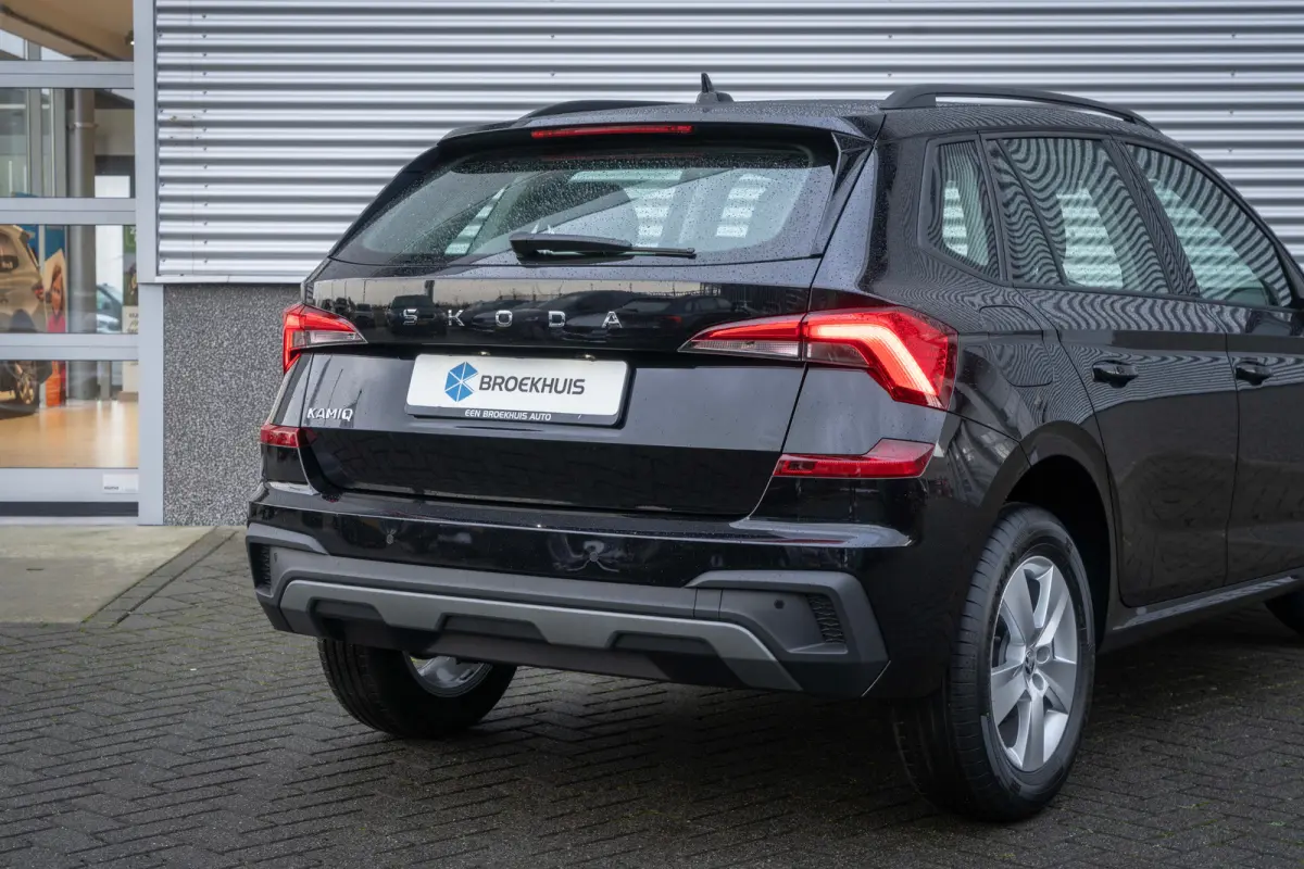 Selection | Cruise control met speedlimiter | Driver Activity Assistant, vermoeidheid waarschuwingssysteem | Front Assist, proactief remsysteem