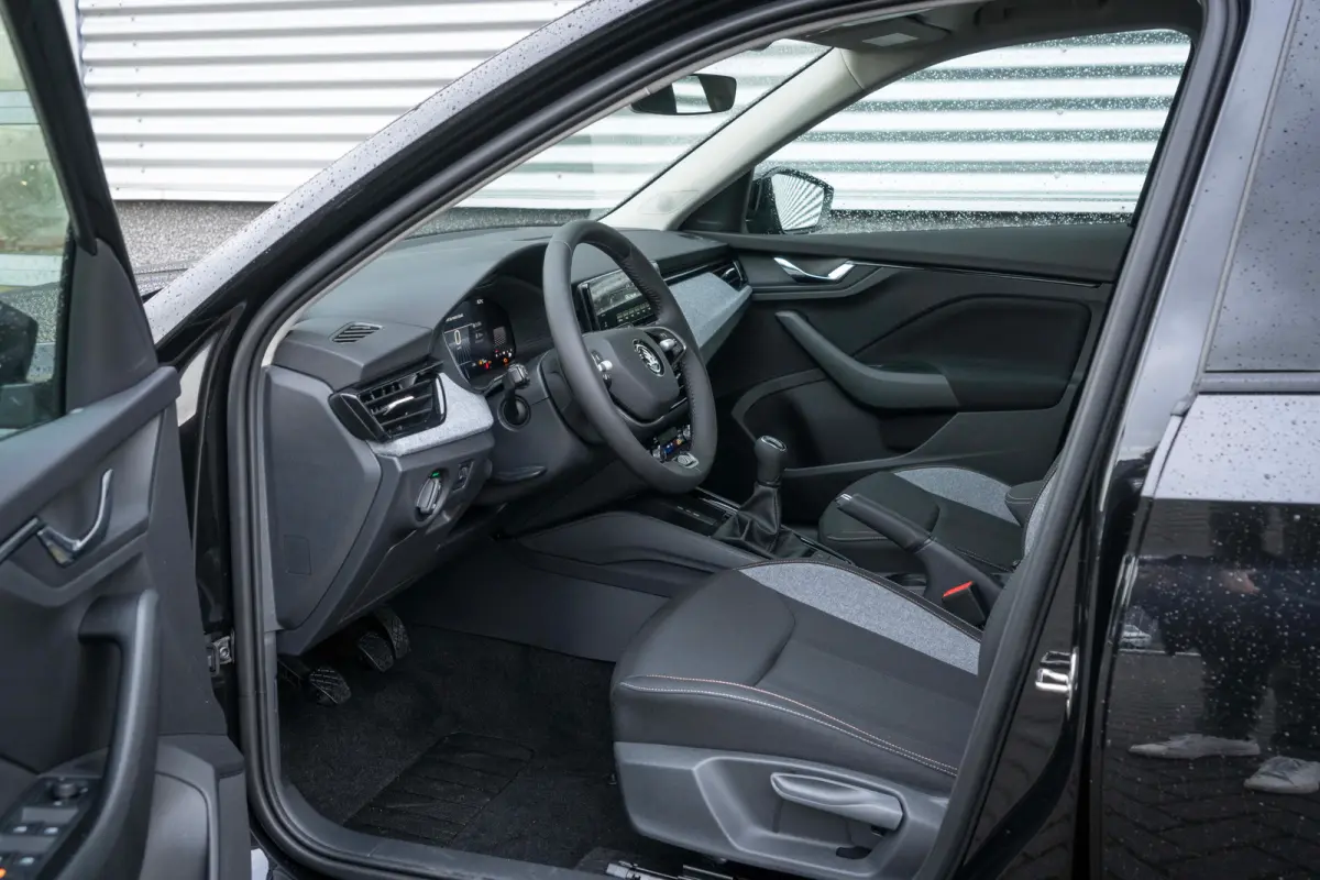 Selection | Cruise control met speedlimiter | Driver Activity Assistant, vermoeidheid waarschuwingssysteem | Front Assist, proactief remsysteem