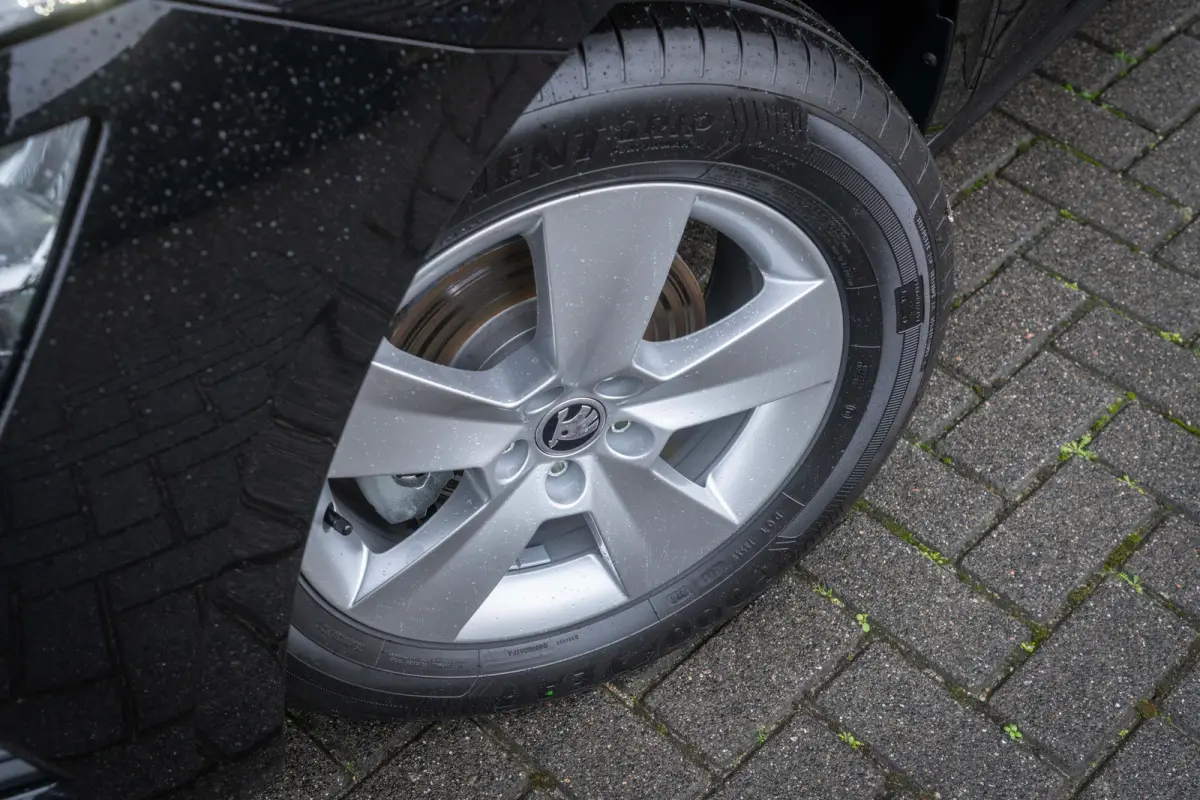 Selection | Cruise control met speedlimiter | Driver Activity Assistant, vermoeidheid waarschuwingssysteem | Front Assist, proactief remsysteem