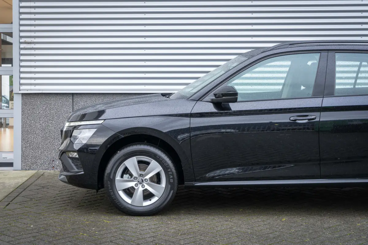 Selection | Cruise control met speedlimiter | Driver Activity Assistant, vermoeidheid waarschuwingssysteem | Front Assist, proactief remsysteem