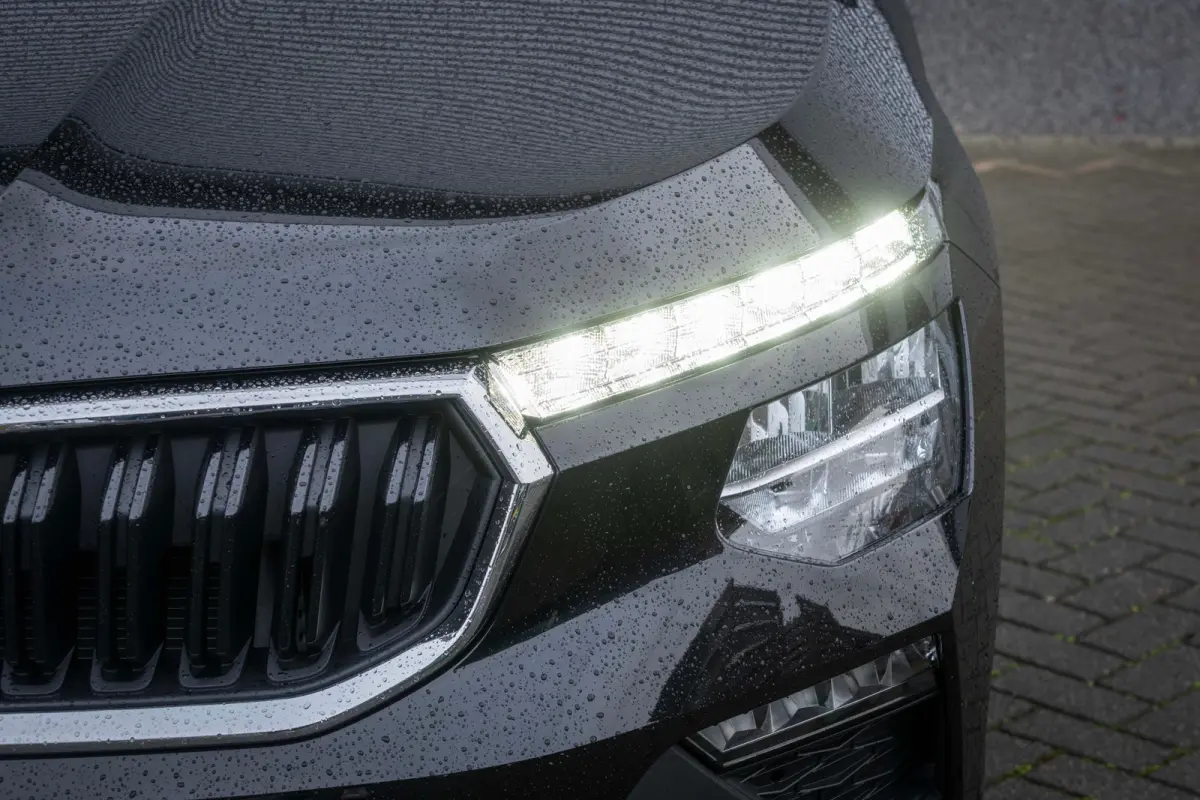 Selection | Cruise control met speedlimiter | Driver Activity Assistant, vermoeidheid waarschuwingssysteem | Front Assist, proactief remsysteem