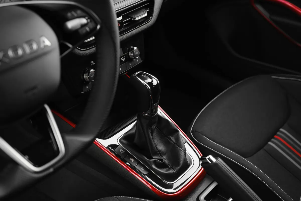 Monte Carlo | Achteruitrijcamera | Cruise control met speedlimiter | Driver Activity Assistant, vermoeidheid waarschuwingssysteem