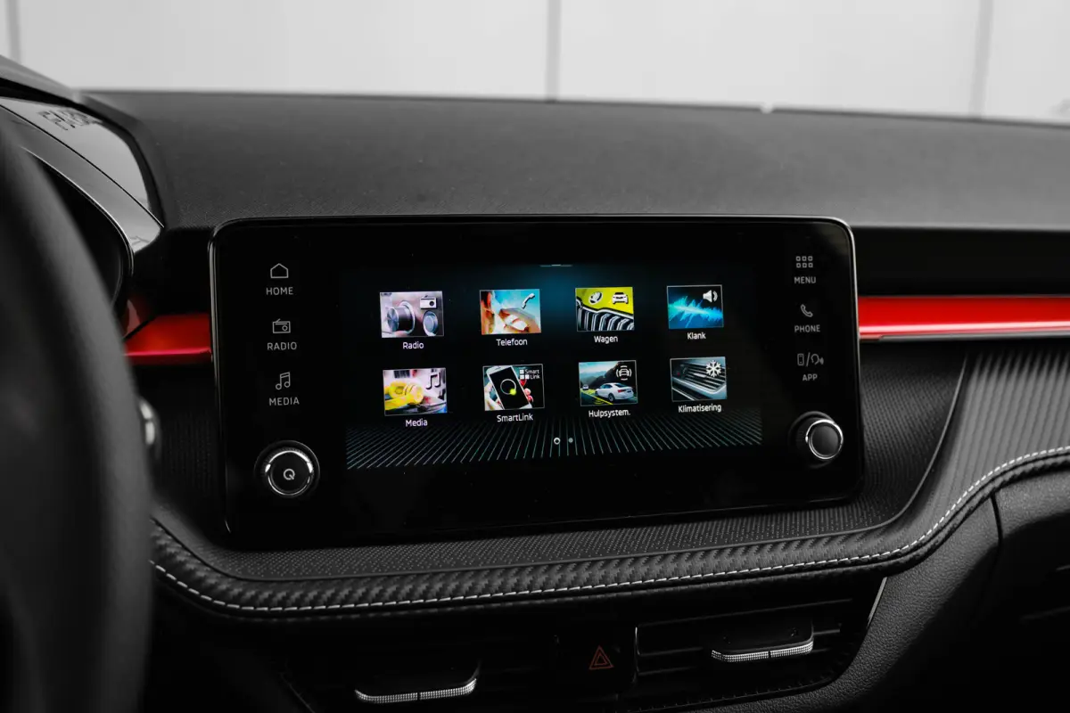 Monte Carlo | Achteruitrijcamera | Cruise control met speedlimiter | Driver Activity Assistant, vermoeidheid waarschuwingssysteem