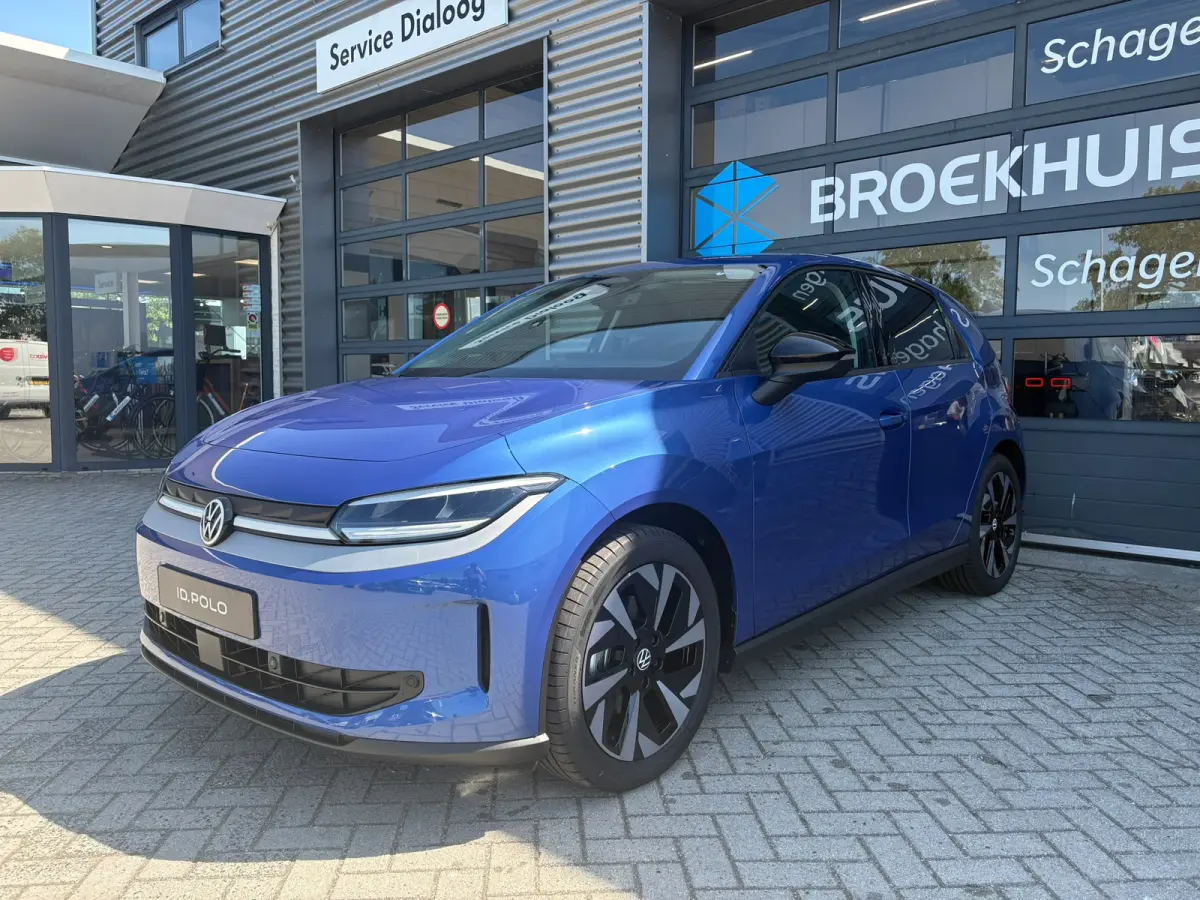 Life First Edition | Airconditioning automatisch, 2-zone (Climatronic) | Automatische afstandsregeling (Adaptive Cruise Control) | Koplampverlichting LED