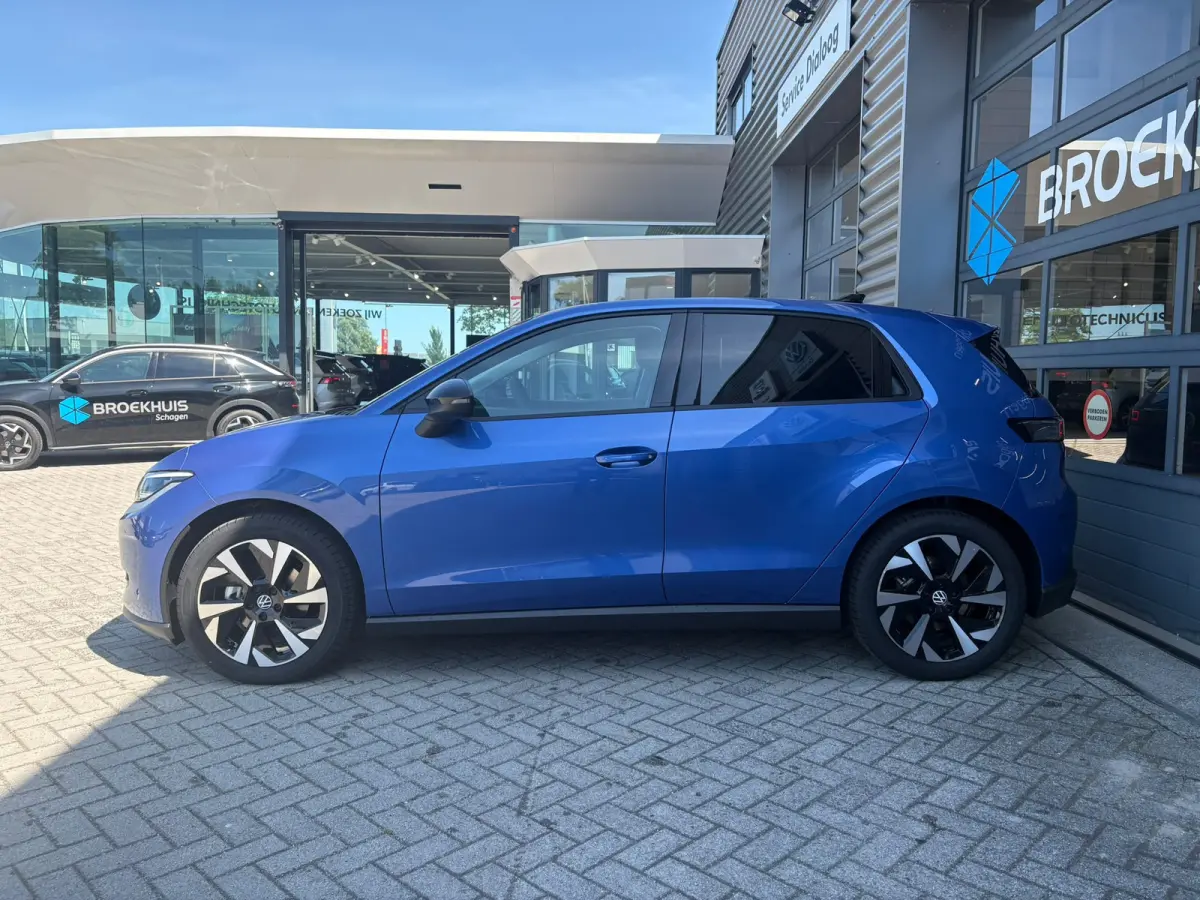 Life First Edition | Airconditioning automatisch, 2-zone (Climatronic) | Automatische afstandsregeling (Adaptive Cruise Control) | Koplampverlichting LED