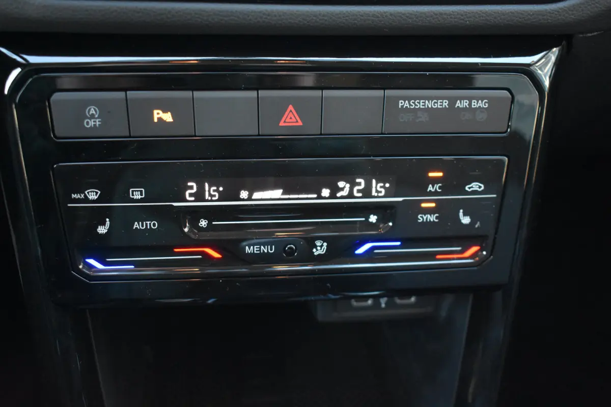 Life Edition | 'App-Connect' draadloze smartphone integratie | Achterlichten LED | Afstandscontrolesysteem (Front Assist)