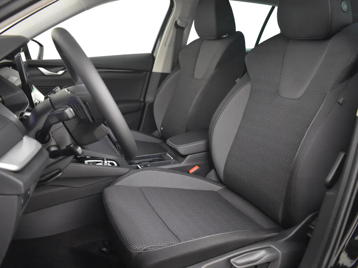 Business Edition Plus | Achteruitrijcamera | Chromen grille | Driving mode select