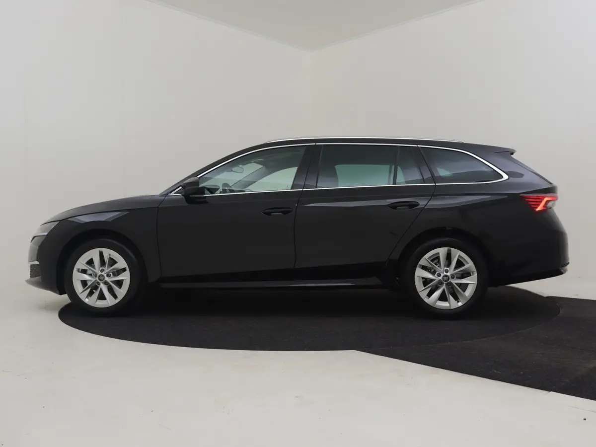 Business Edition Plus | Achteruitrijcamera | Chromen grille | Driving mode select
