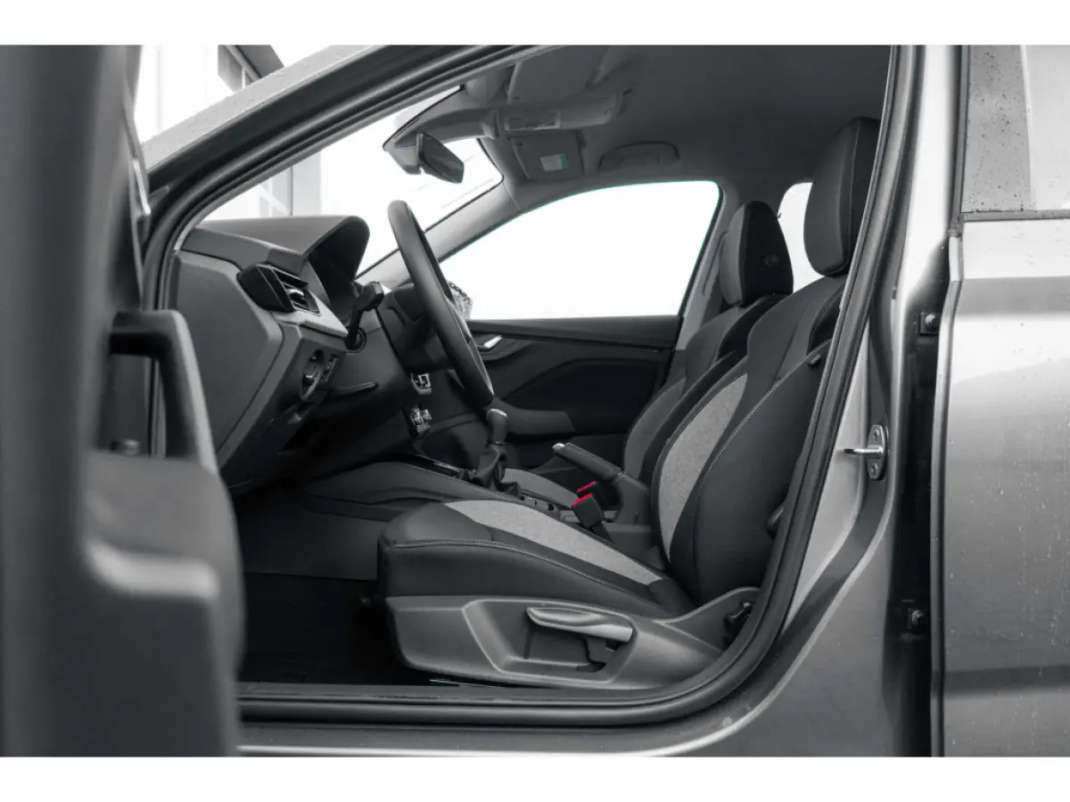 Selection | Cruise control met speedlimiter | Driver Activity Assistant, vermoeidheid waarschuwingssysteem | Front Assist, proactief remsysteem