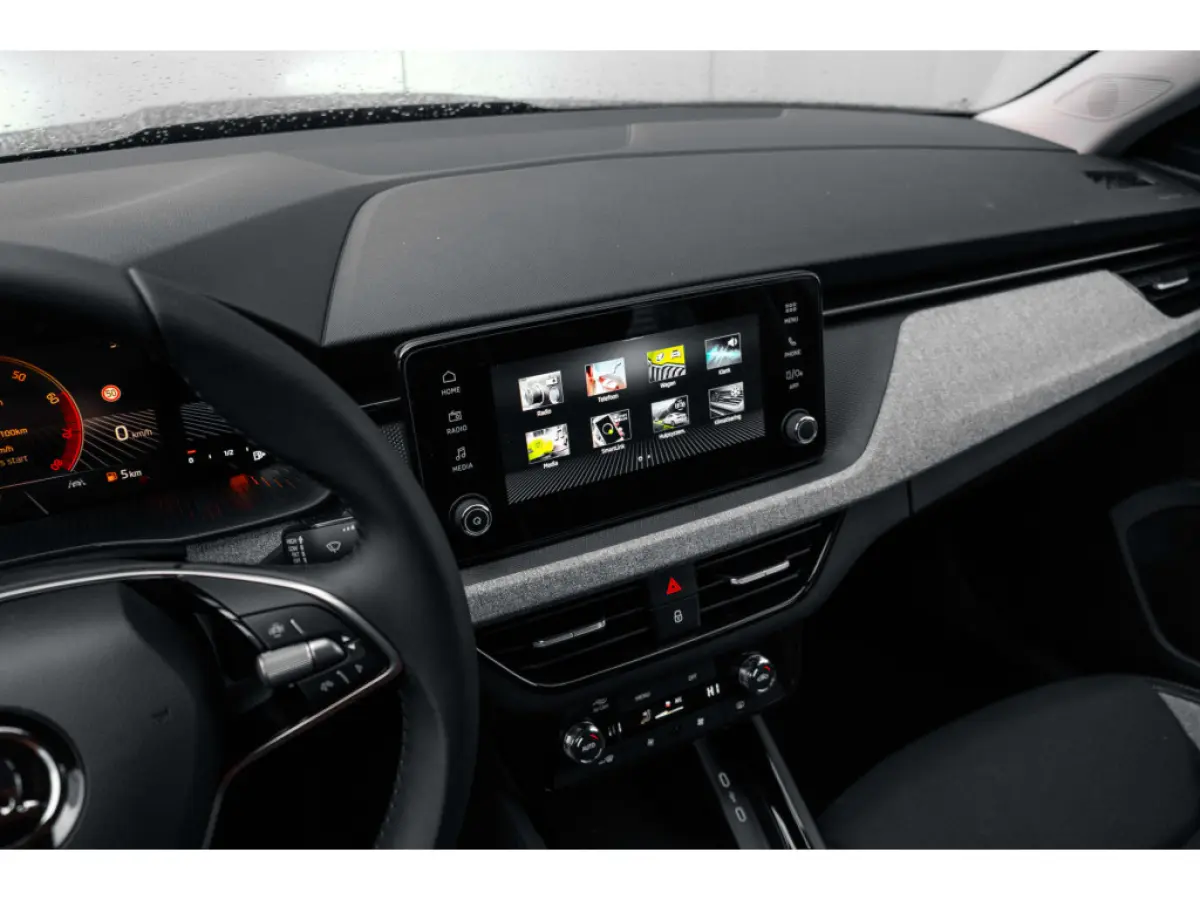 Selection | Cruise control met speedlimiter | Driver Activity Assistant, vermoeidheid waarschuwingssysteem | Front Assist, proactief remsysteem