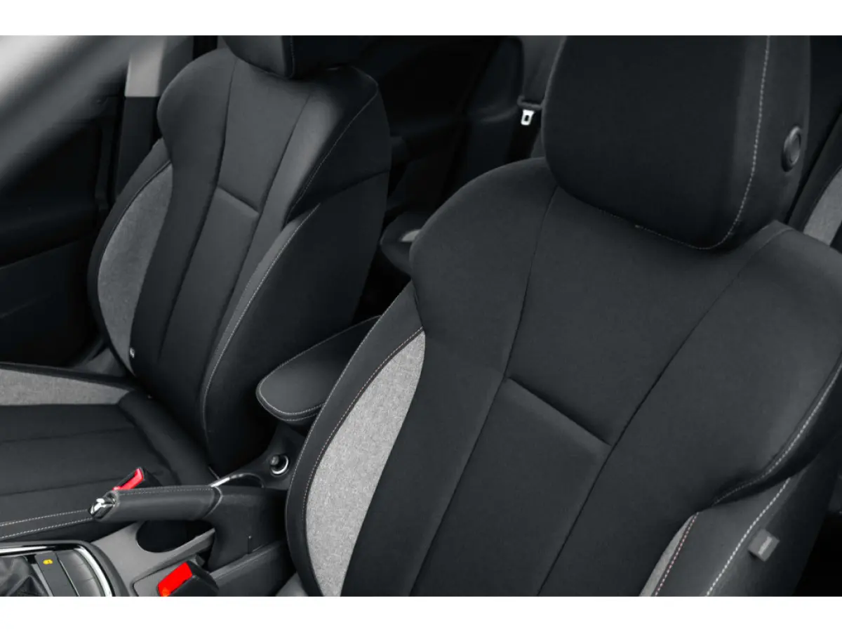 Selection | Cruise control met speedlimiter | Driver Activity Assistant, vermoeidheid waarschuwingssysteem | Front Assist, proactief remsysteem