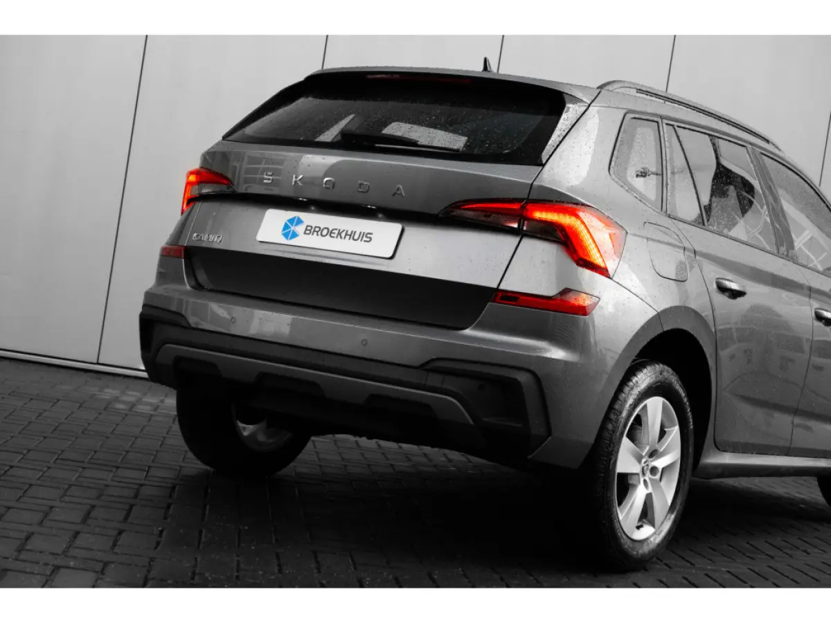 Selection | Cruise control met speedlimiter | Driver Activity Assistant, vermoeidheid waarschuwingssysteem | Front Assist, proactief remsysteem