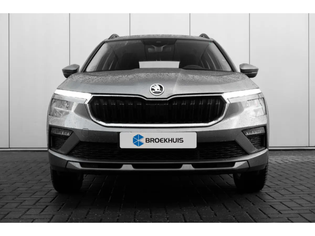 Selection | Cruise control met speedlimiter | Driver Activity Assistant, vermoeidheid waarschuwingssysteem | Front Assist, proactief remsysteem