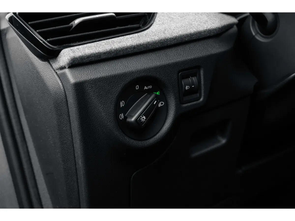 Selection | Cruise control met speedlimiter | Driver Activity Assistant, vermoeidheid waarschuwingssysteem | Front Assist, proactief remsysteem