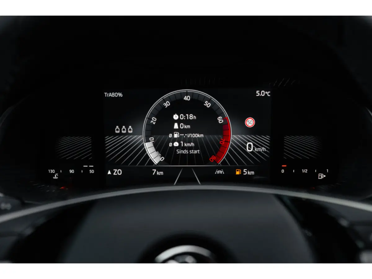 Selection | Cruise control met speedlimiter | Driver Activity Assistant, vermoeidheid waarschuwingssysteem | Front Assist, proactief remsysteem