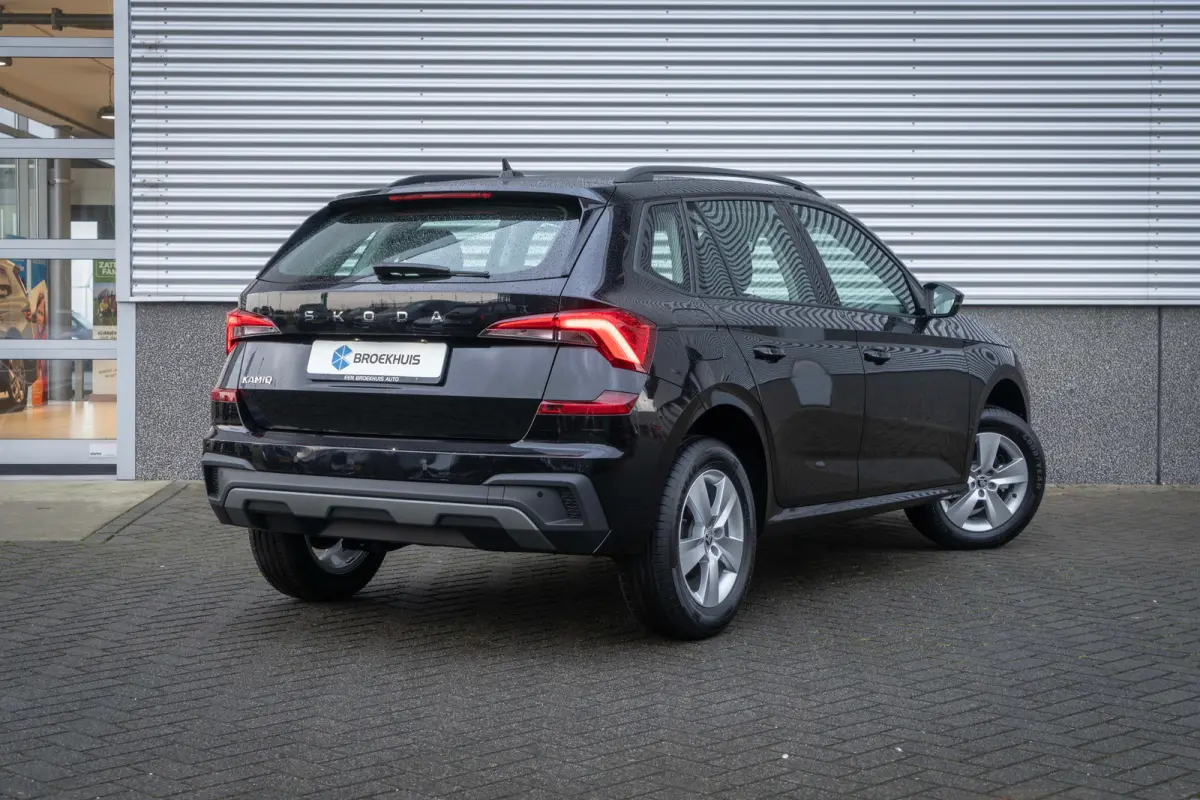 Selection | Cruise control met speedlimiter | Driver Activity Assistant, vermoeidheid waarschuwingssysteem | Front Assist, proactief remsysteem