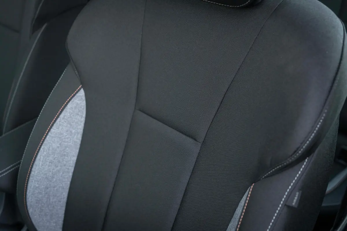 Selection | Cruise control met speedlimiter | Driver Activity Assistant, vermoeidheid waarschuwingssysteem | Front Assist, proactief remsysteem