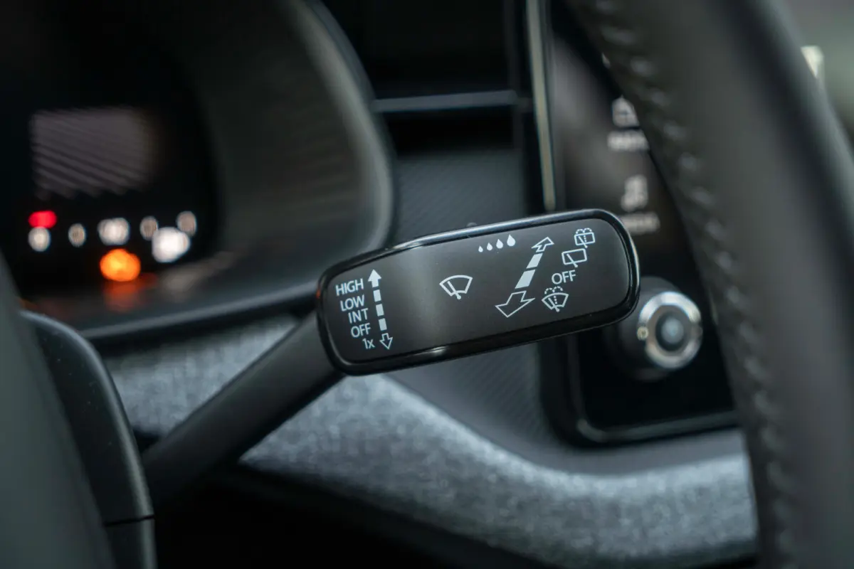 Selection | Cruise control met speedlimiter | Driver Activity Assistant, vermoeidheid waarschuwingssysteem | Front Assist, proactief remsysteem