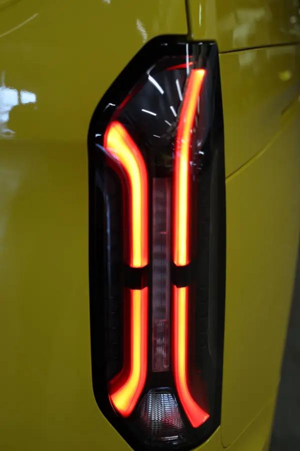 340 L2H1 LANG Limited 71 kWh CAMERA LED