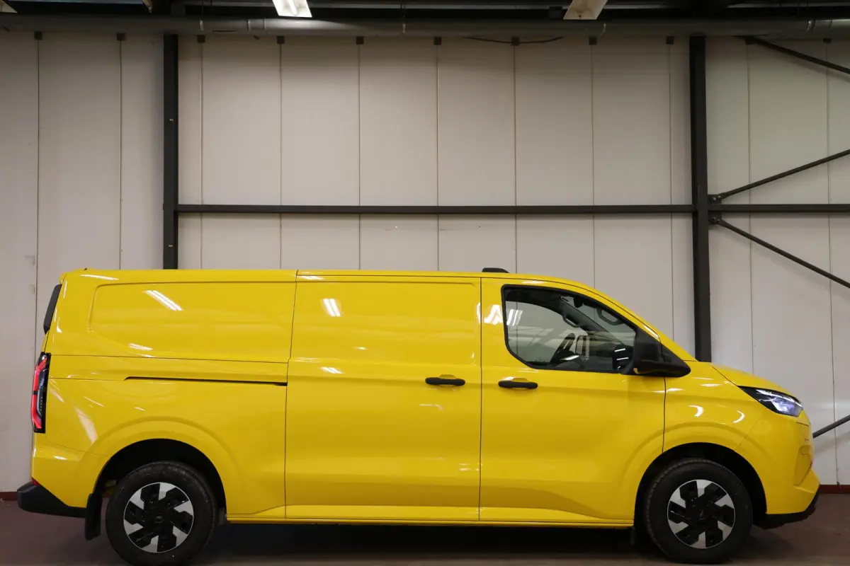 340 L2H1 LANG Limited 71 kWh CAMERA LED