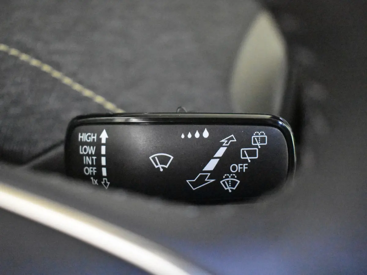 Business Edition | Cruise control met speedlimiter | Driving mode select | LED interieurverlichting inclusief sfeerverlichting