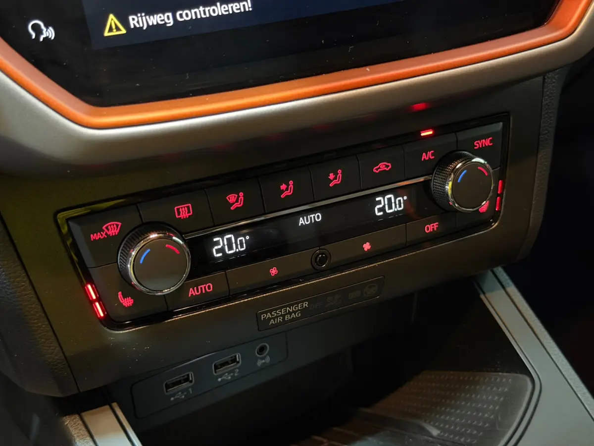 1.0 TSI BEATS LED/VIRTUAL/SFEERV/NAVI/CARPLAY/CRUISE/CAMERA/PDC/HALF-LEDER-ALCANTARA/CLIMATE/12-MND-GARANTIE
