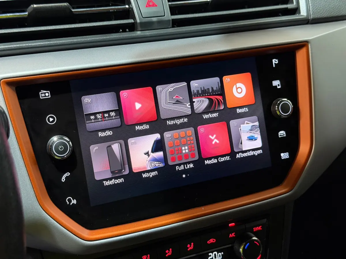 1.0 TSI BEATS LED/VIRTUAL/SFEERV/NAVI/CARPLAY/CRUISE/CAMERA/PDC/HALF-LEDER-ALCANTARA/CLIMATE/12-MND-GARANTIE