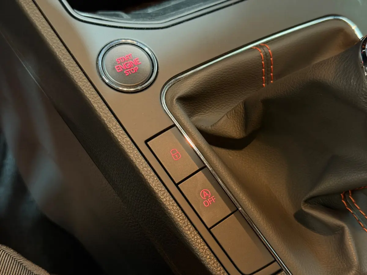 1.0 TSI BEATS LED/VIRTUAL/SFEERV/NAVI/CARPLAY/CRUISE/CAMERA/PDC/HALF-LEDER-ALCANTARA/CLIMATE/12-MND-GARANTIE