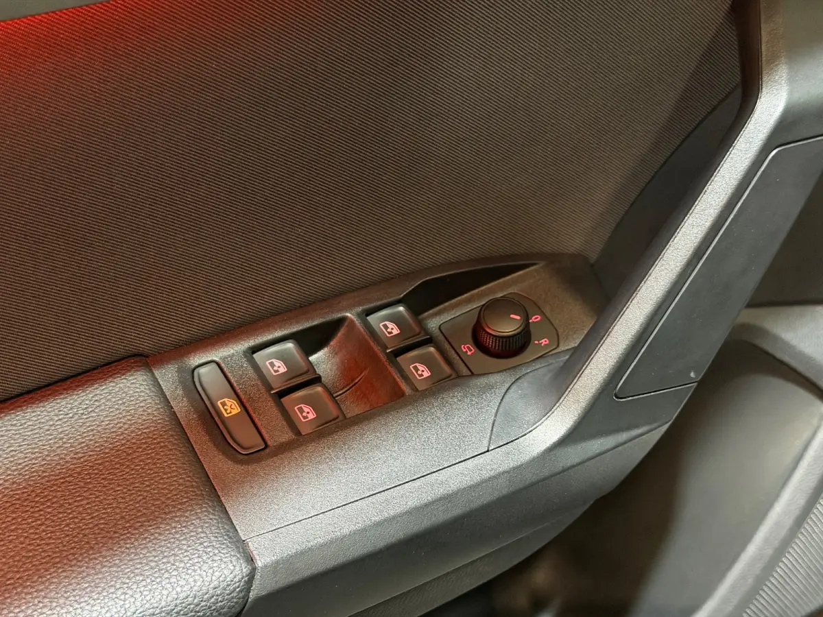 1.0 TSI BEATS LED/VIRTUAL/SFEERV/NAVI/CARPLAY/CRUISE/CAMERA/PDC/HALF-LEDER-ALCANTARA/CLIMATE/12-MND-GARANTIE