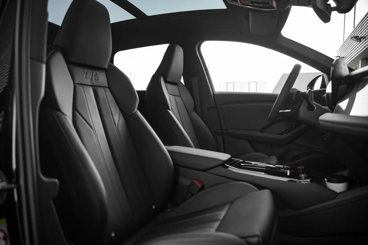 S edition | Adaptive air suspension | Adaptive cruise control | Audi sound system