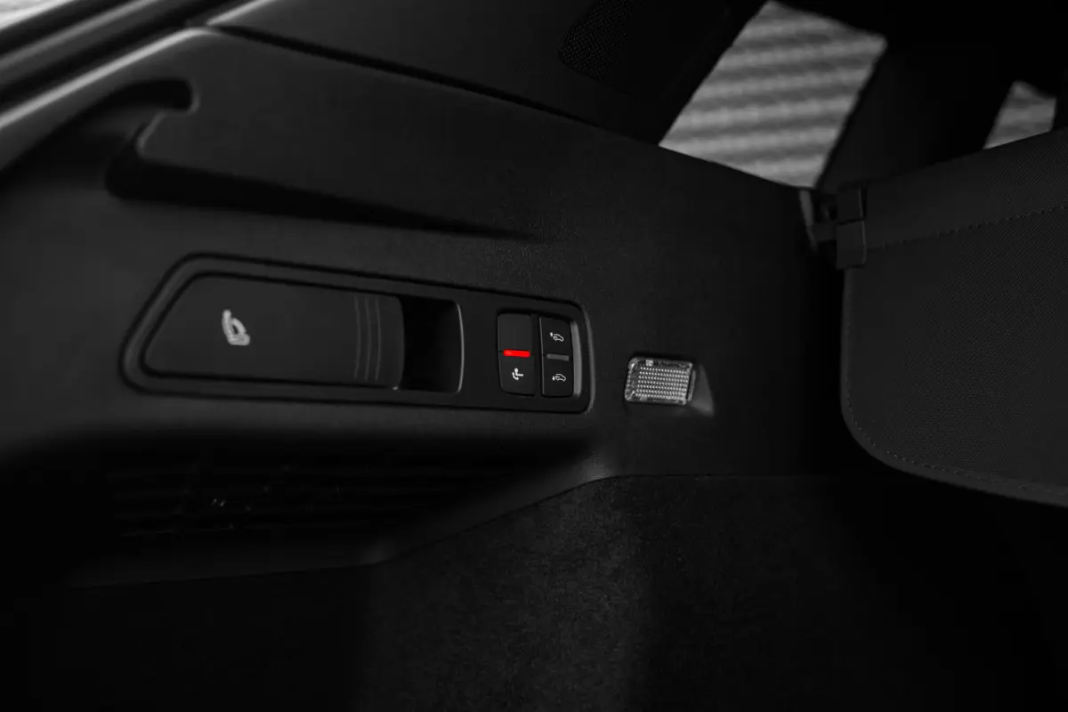 S edition | Adaptive air suspension | Adaptive cruise control | Audi sound system
