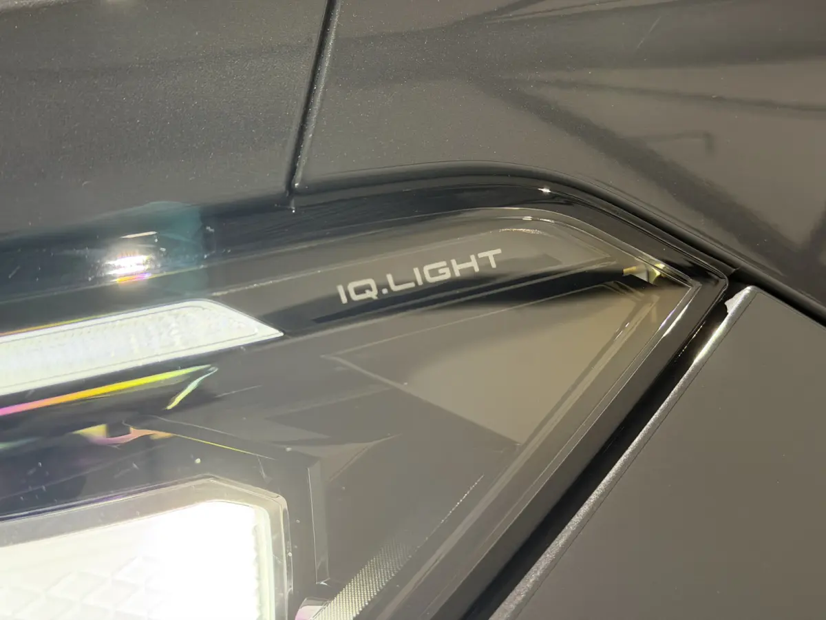 1.5 eHybrid R-Line Edition | Trekhaak | H&K Audio | Panoramadak | Black Style | Winterpakket plus