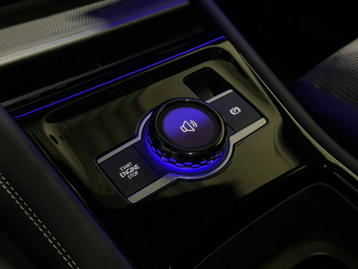 1.5 eHybrid R-Line Edition | Trekhaak | H&K Audio | Panoramadak | Black Style | Winterpakket plus