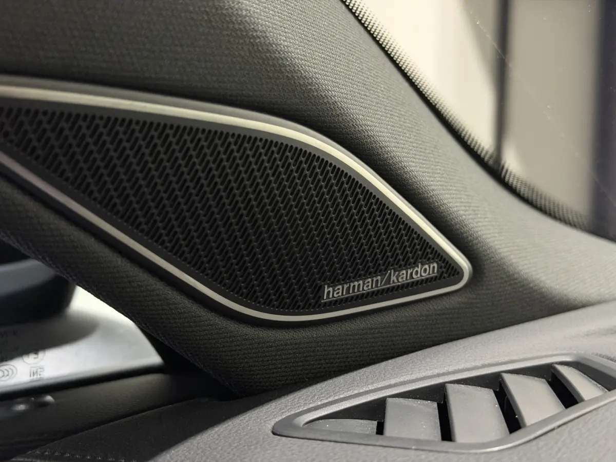 1.5 eHybrid R-Line Edition | Trekhaak | H&K Audio | Luxe Leder | Panoramadak | Stoel ventilatie