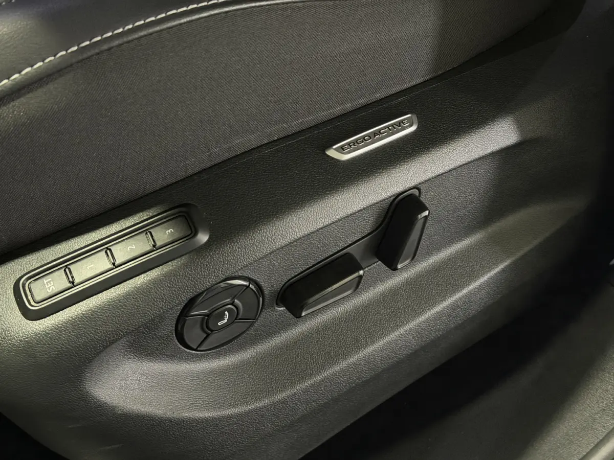 1.5 eHybrid R-Line Edition | Trekhaak | H&K Audio | Luxe Leder | Panoramadak | Stoel ventilatie
